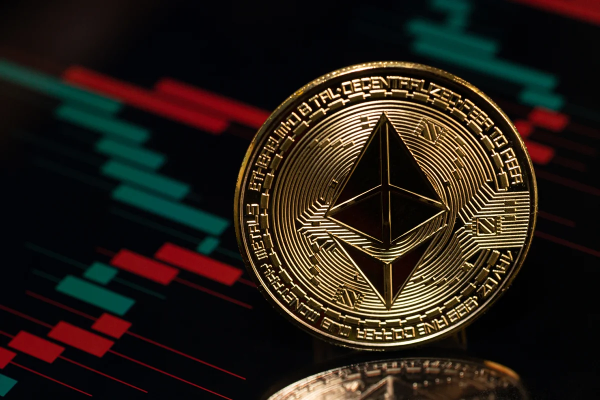 Ethereum Navigates Geopolitical Headwinds: On-Chain Data Signals Potential Bullish Reversal Amidst Accumulation Phase