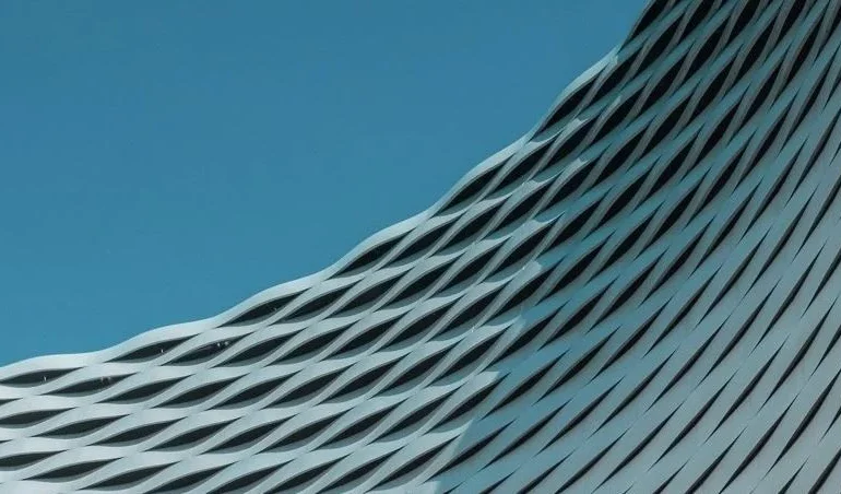 The Future of Large Language Models Overcoming the Bottleneck of Context Rot and the Rise of Recursive Architectures