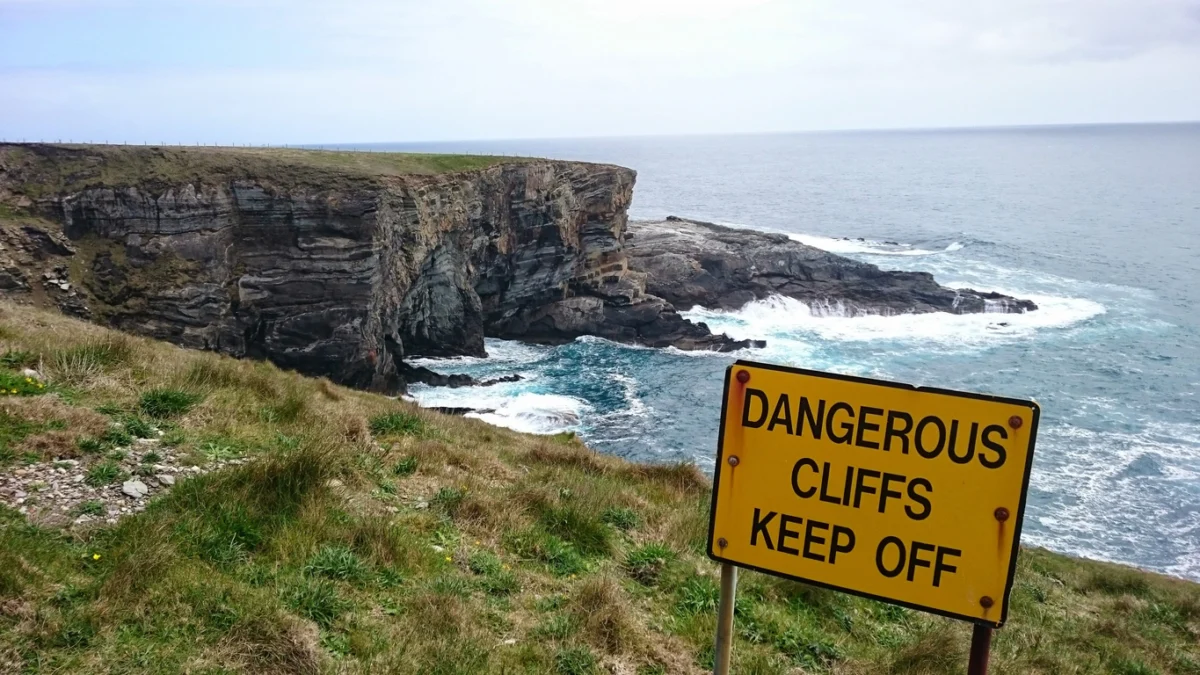 The Strait of Hormuz Reverts to Military Control, Raising Stakes Amidst Fragile Ceasefire